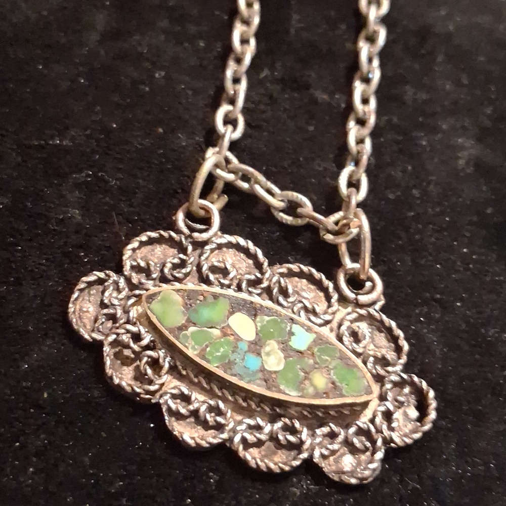 Vintage To Antique Natural Agate Pendant Silver and Green Pendant Necklace.